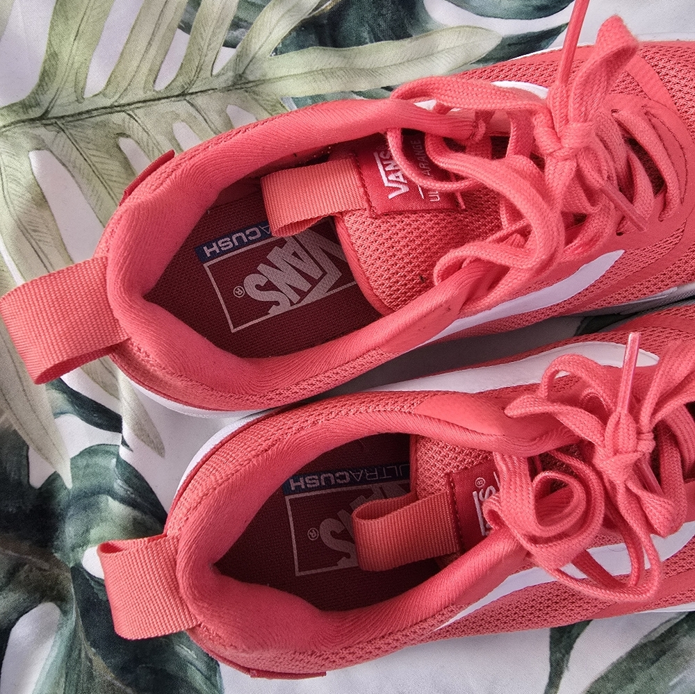 Vans! - Picture 3 of 5